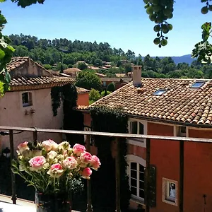La Dame Au Balcon , Roussillon en Isere France